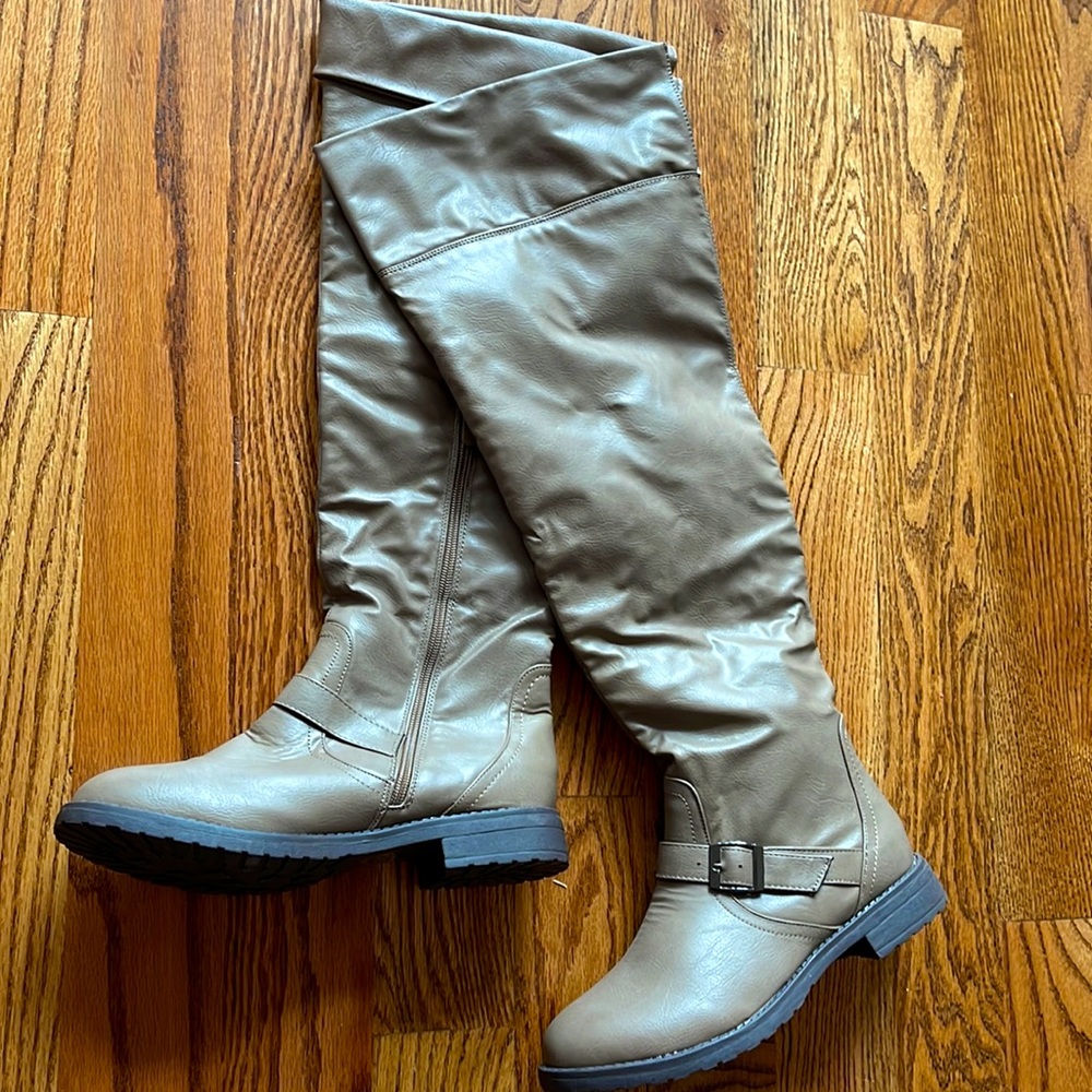 Brand New Size 10 Knee High Boots